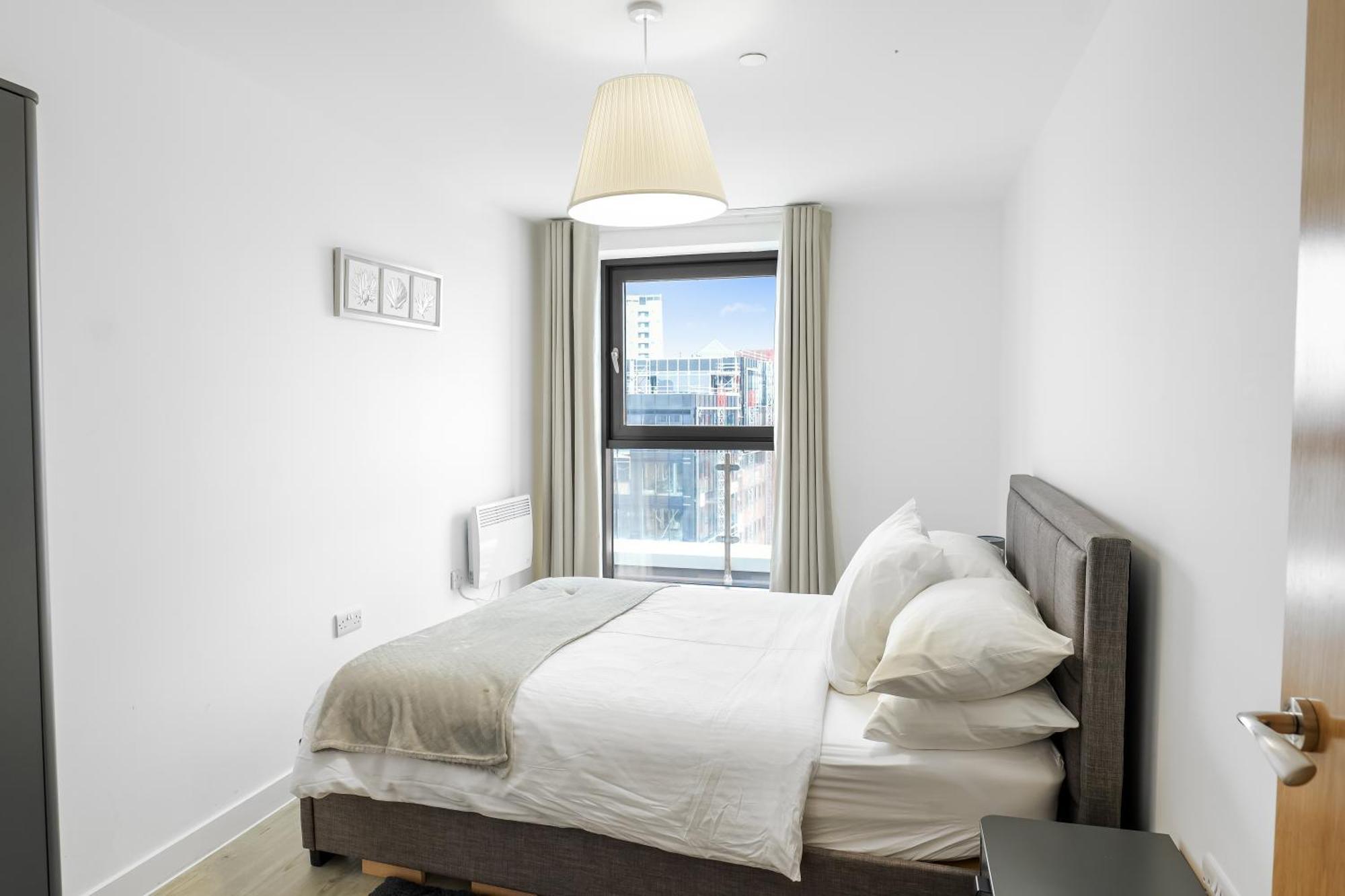 High Rise 2 Bedroom & 2 Bath Apartment With Parking, Balcony & Amazing View Manchester Buitenkant foto