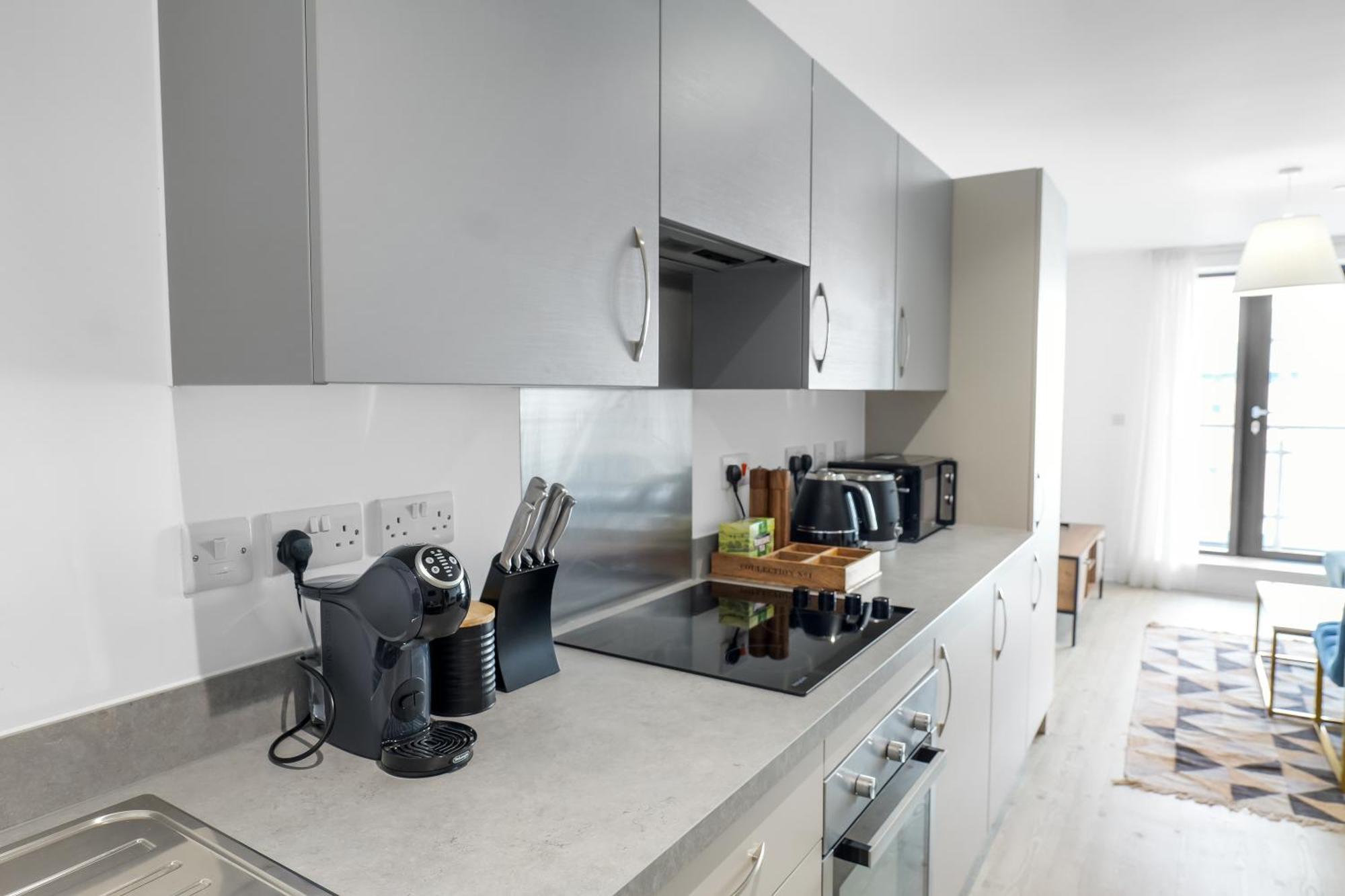 High Rise 2 Bedroom & 2 Bath Apartment With Parking, Balcony & Amazing View Manchester Buitenkant foto